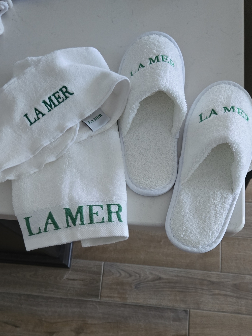 New Never Used La Mer SPA White Terry Spa Slippers, faceTowel & Head Wrap Set